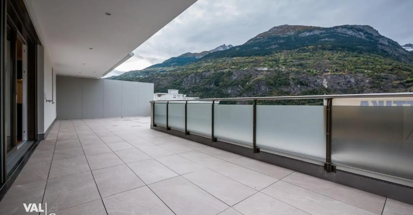 High-quality penthouse apartment with beautiful views - Photo 7 of 10