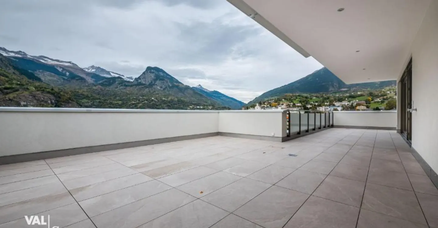 High-quality penthouse apartment with beautiful views - Photo 8 of 10