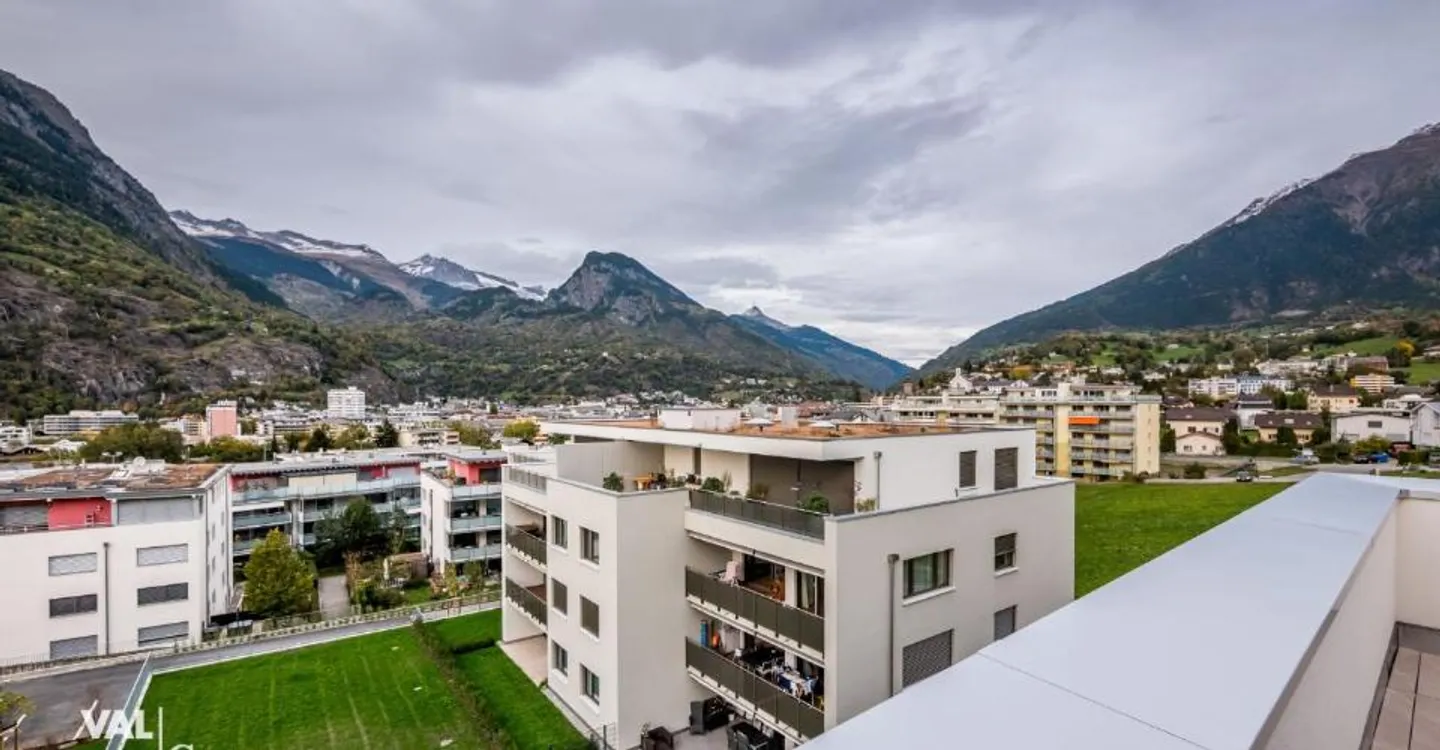 High-quality penthouse apartment with beautiful views - Photo 9 of 10
