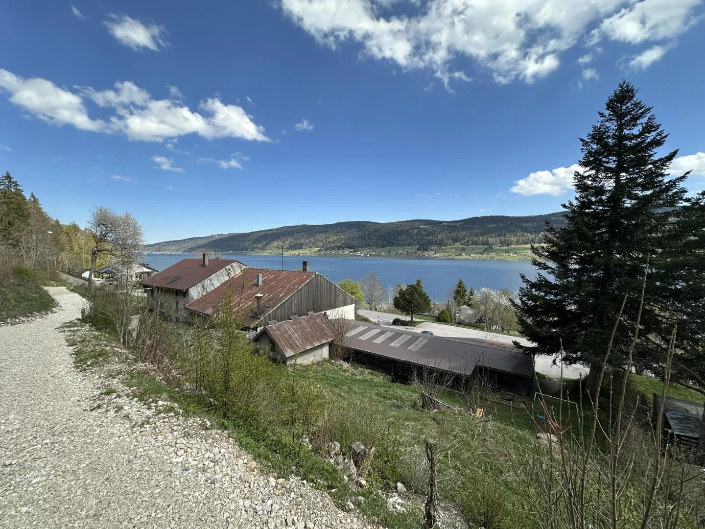 Immeuble résidentiel avec vue sur le lac - Photo 1 sur 19