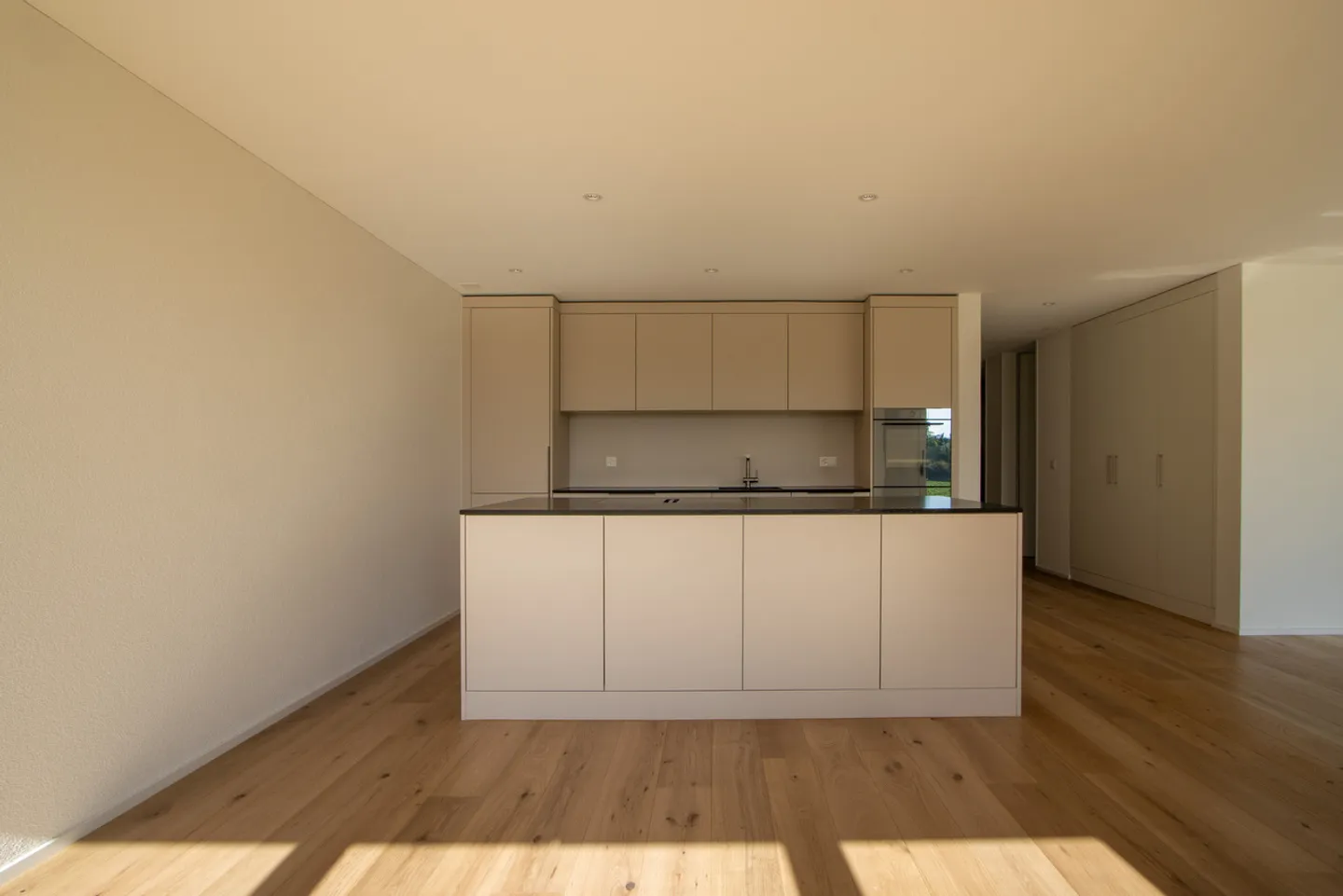 Appartement moderne de 3,5 pièces à proximité du lac - Photo 3 sur 9