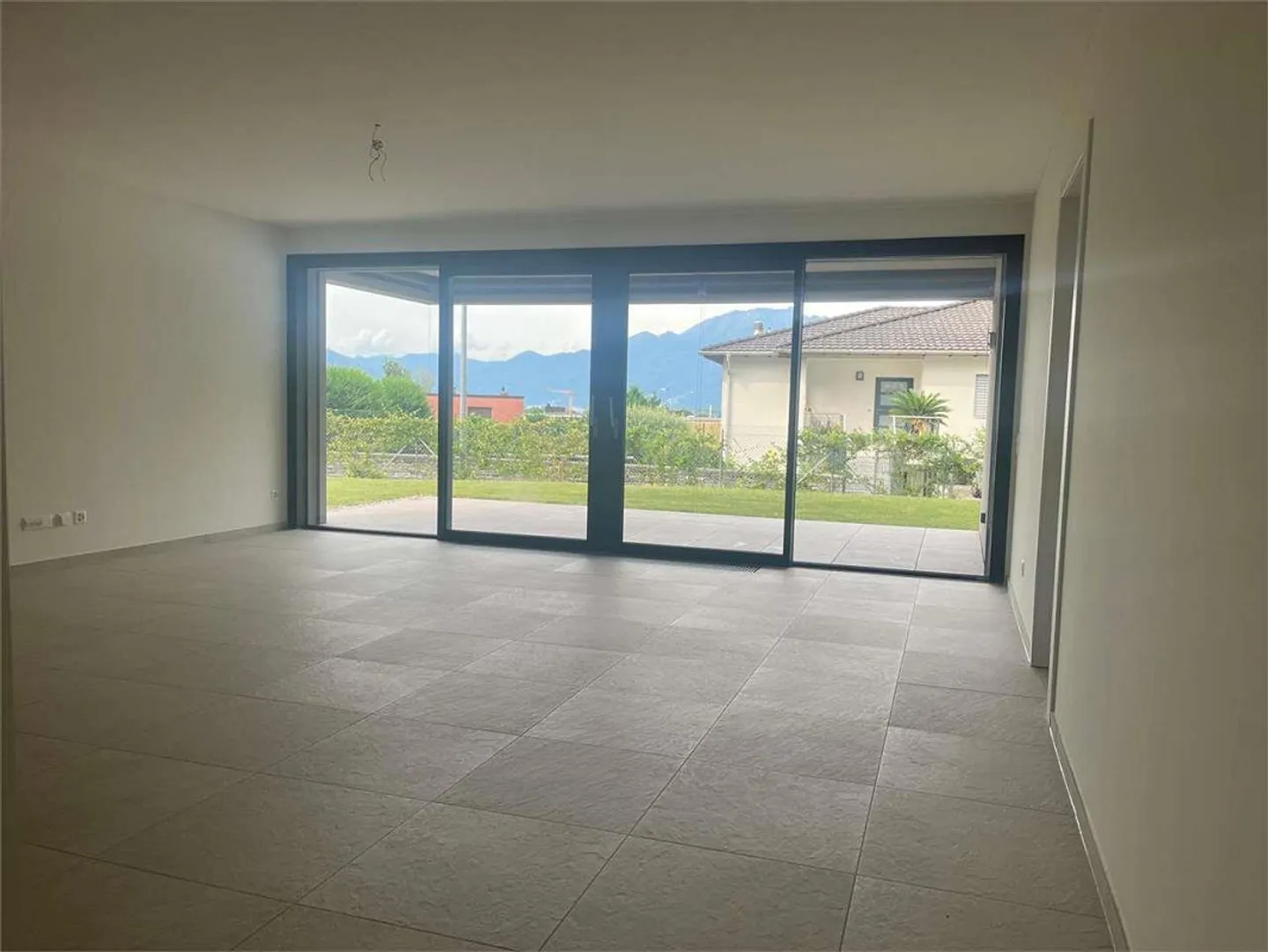 Gordola- beautiful 4.5 with garden - Photo 6 of 13