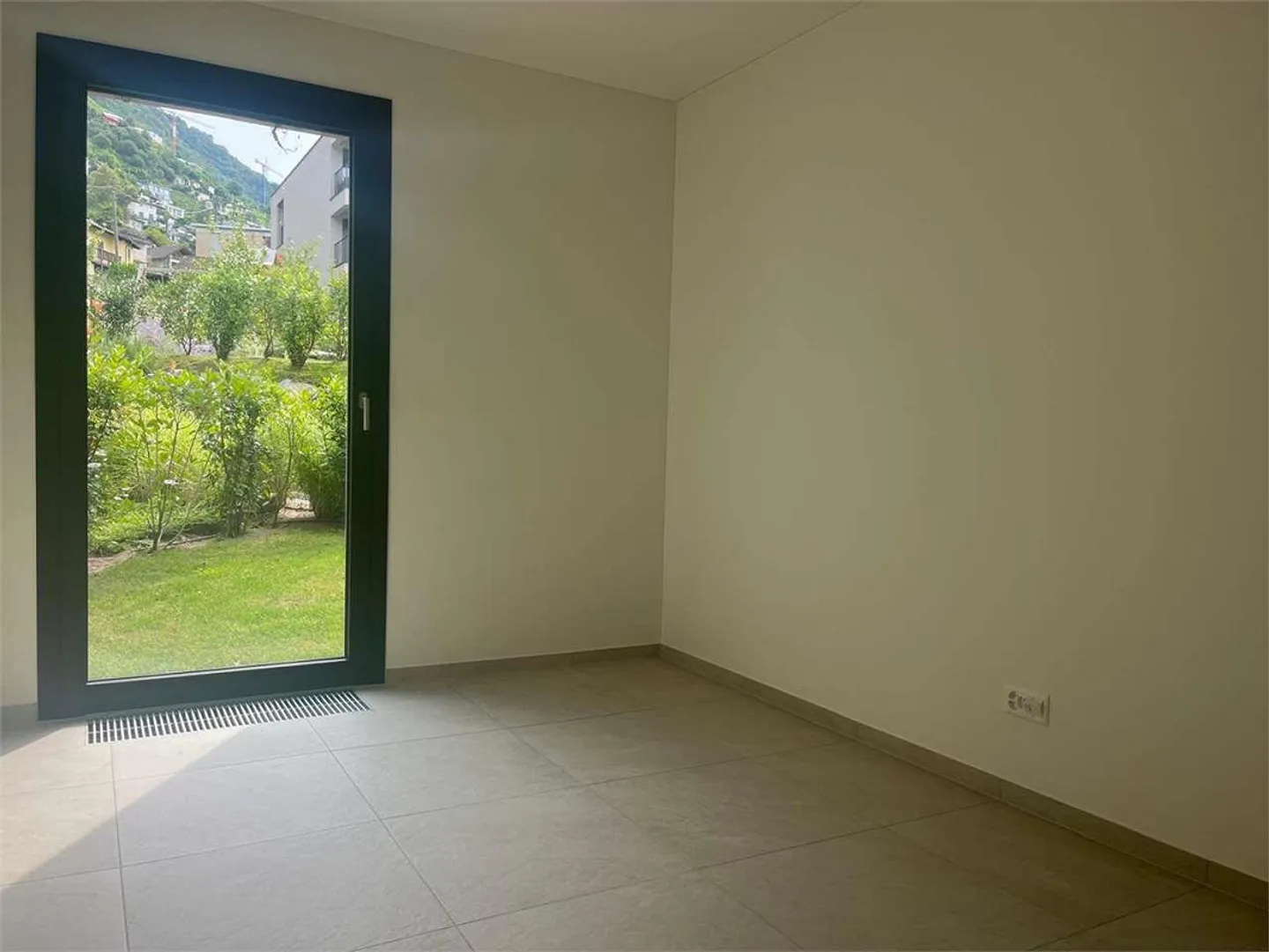 Gordola- beautiful 4.5 with garden - Photo 7 of 13