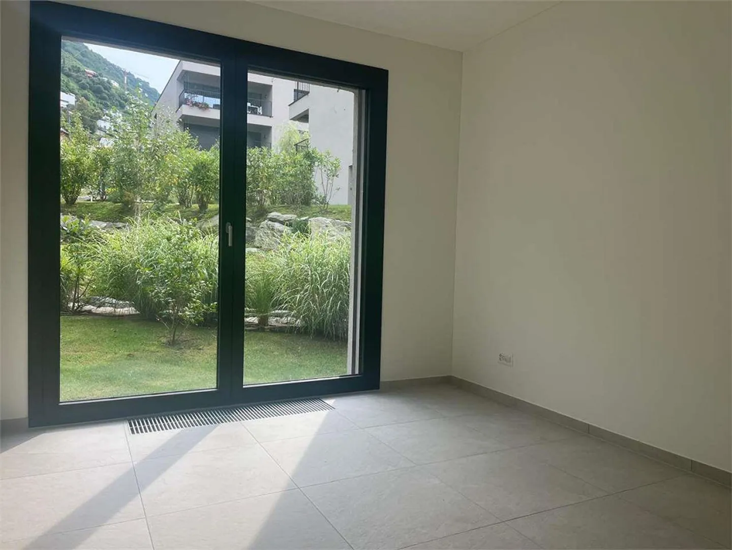 Gordola- beautiful 4.5 with garden - Photo 9 of 13