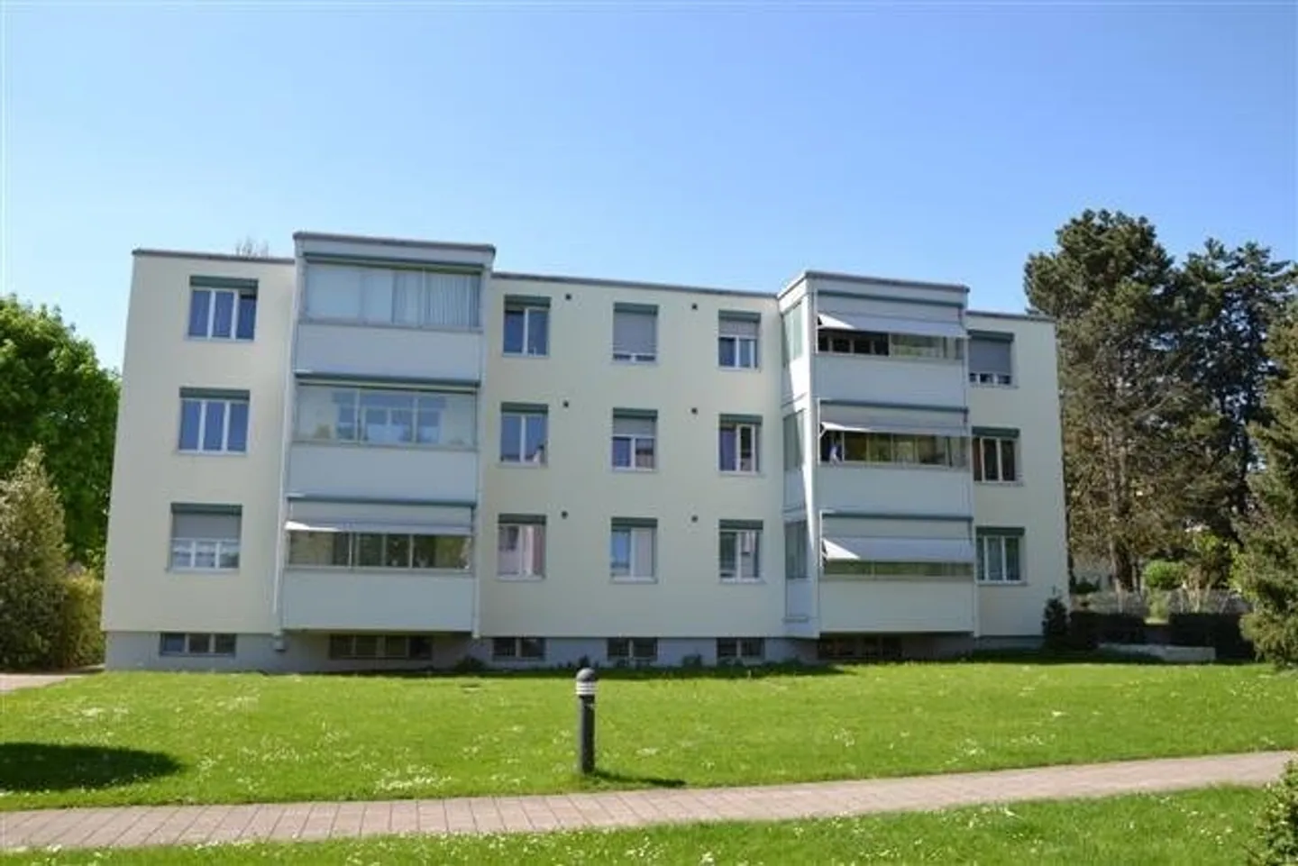 Einstellhallenplatz in Glattbrugg - Foto 1 von 3