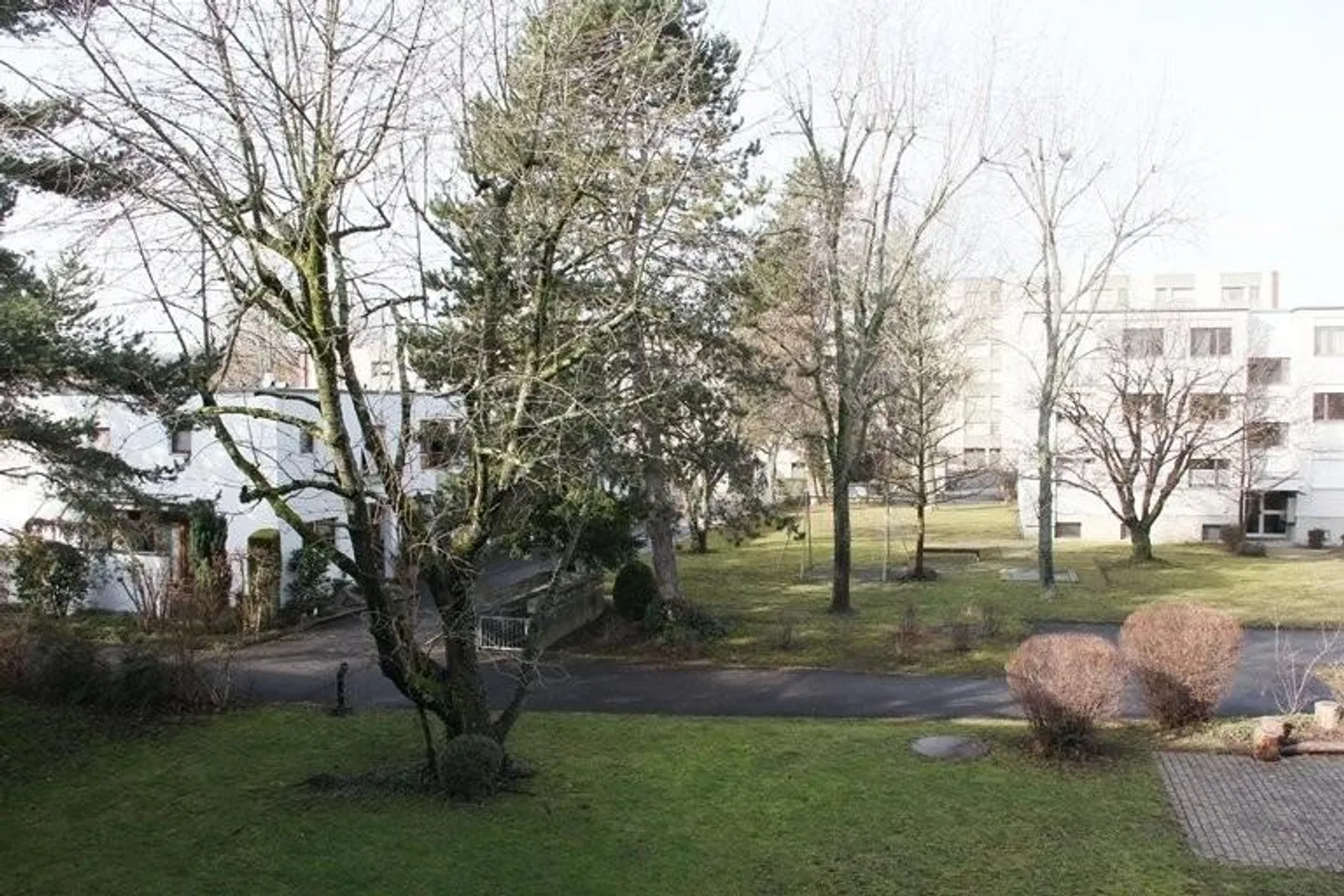Renovated apartment with beautiful balcony overlooking greenery - Photo 6 of 6