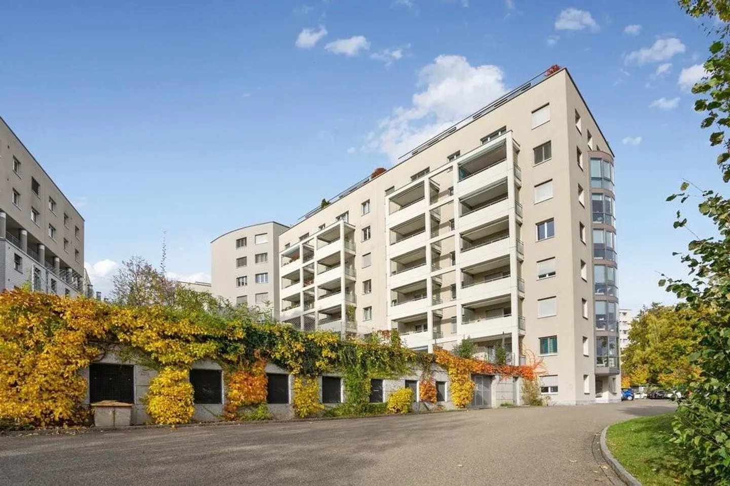 Appartement spacieux avec bow-window dans un emplacement privilégié vous attend! - Photo 1 sur 12