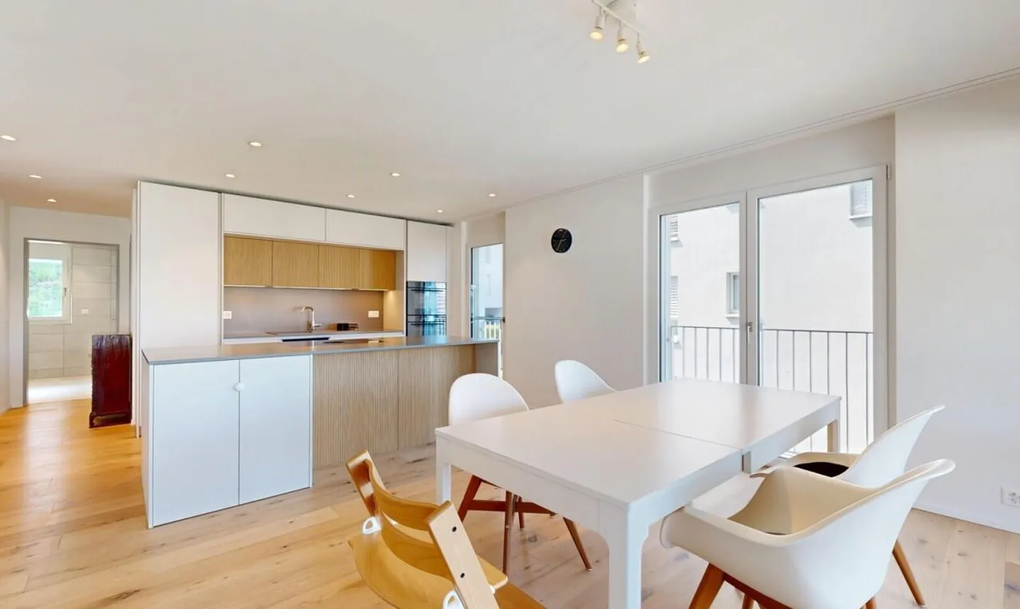 Moderne Maisonette in Spreitenbach - Foto 2 von 11