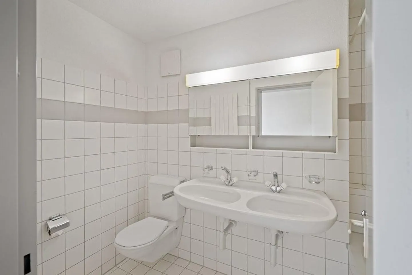 Appartement spacieux avec bow-window dans un emplacement privilégié vous attend! - Photo 5 sur 12