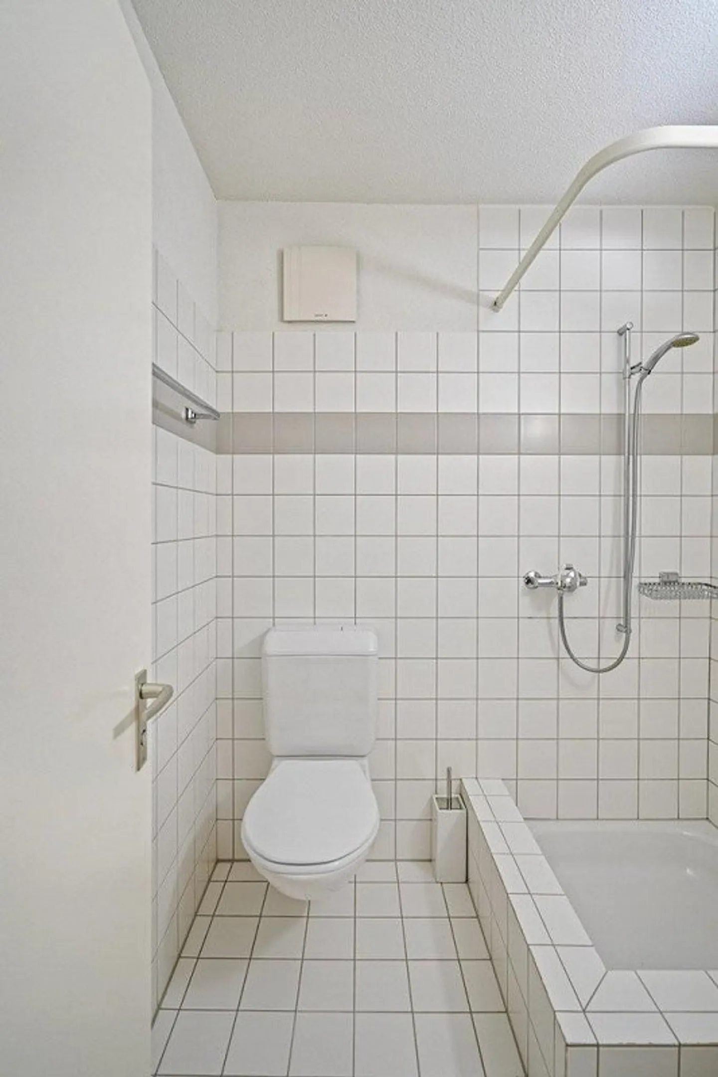 Appartement spacieux avec bow-window dans un emplacement privilégié vous attend! - Photo 6 sur 12