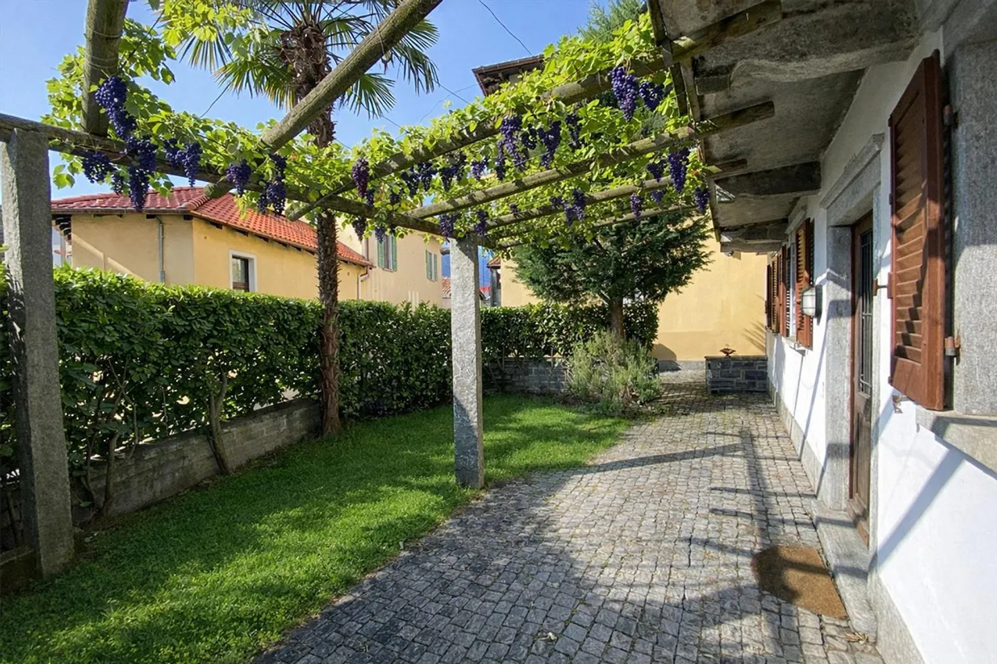 Appartamento con Giardino a Solduno - Foto 2 di 23