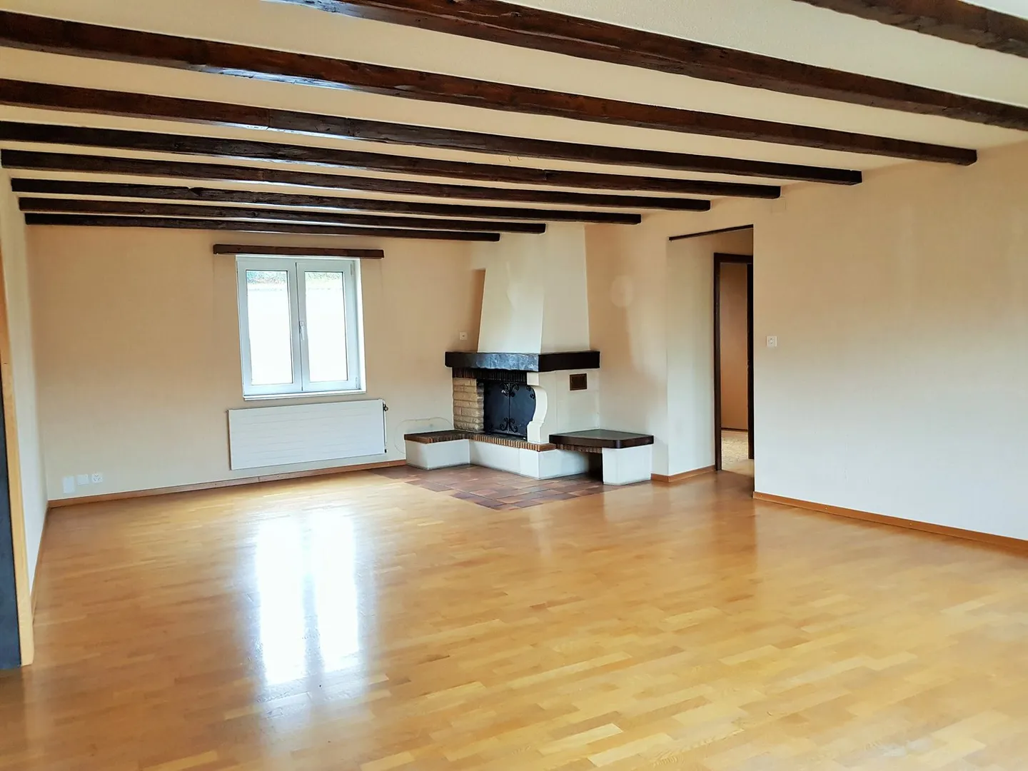 Bel appartement de 4,5 pièces avec cheminée à Val-de-Travers - Photo 4 sur 14