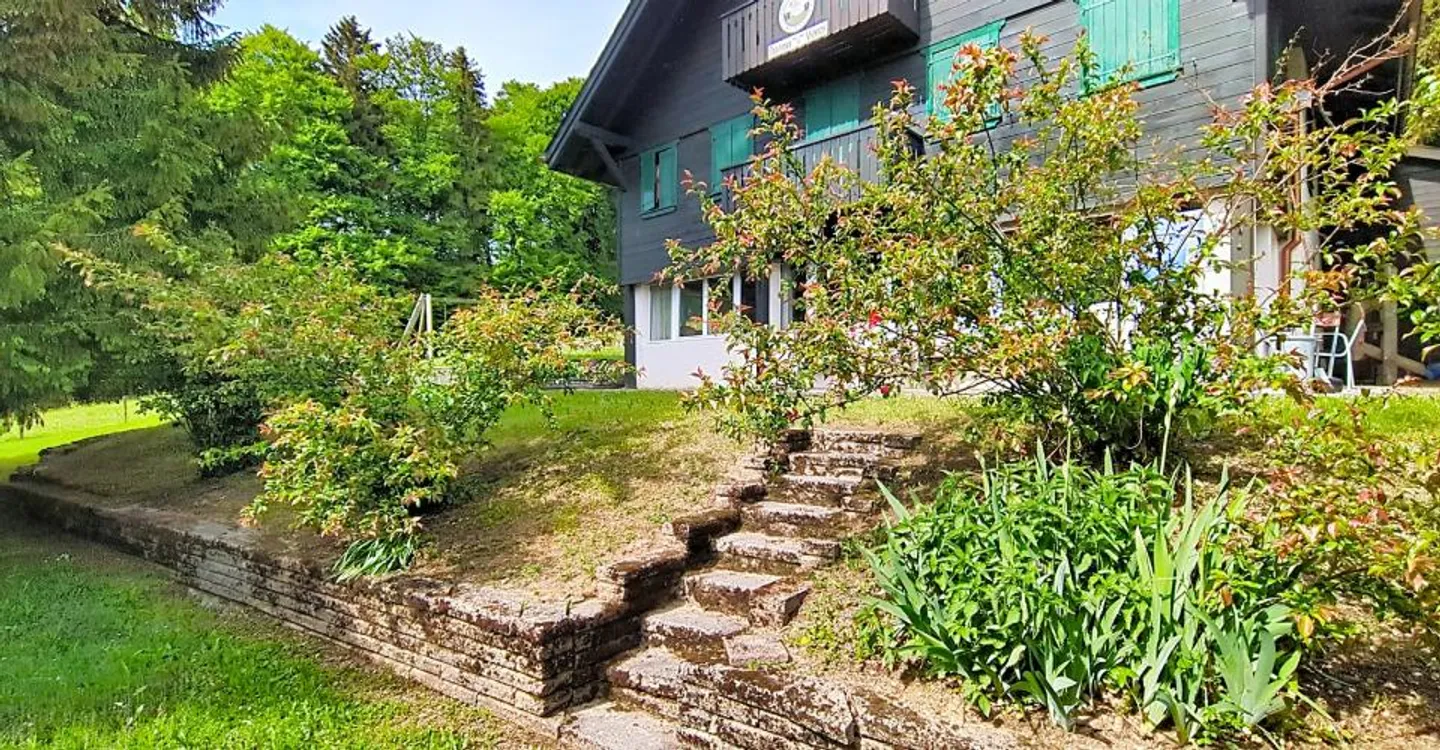 Grand chalet in the heart of nature and close to Vevey and Montreux - Photo 2 of 15