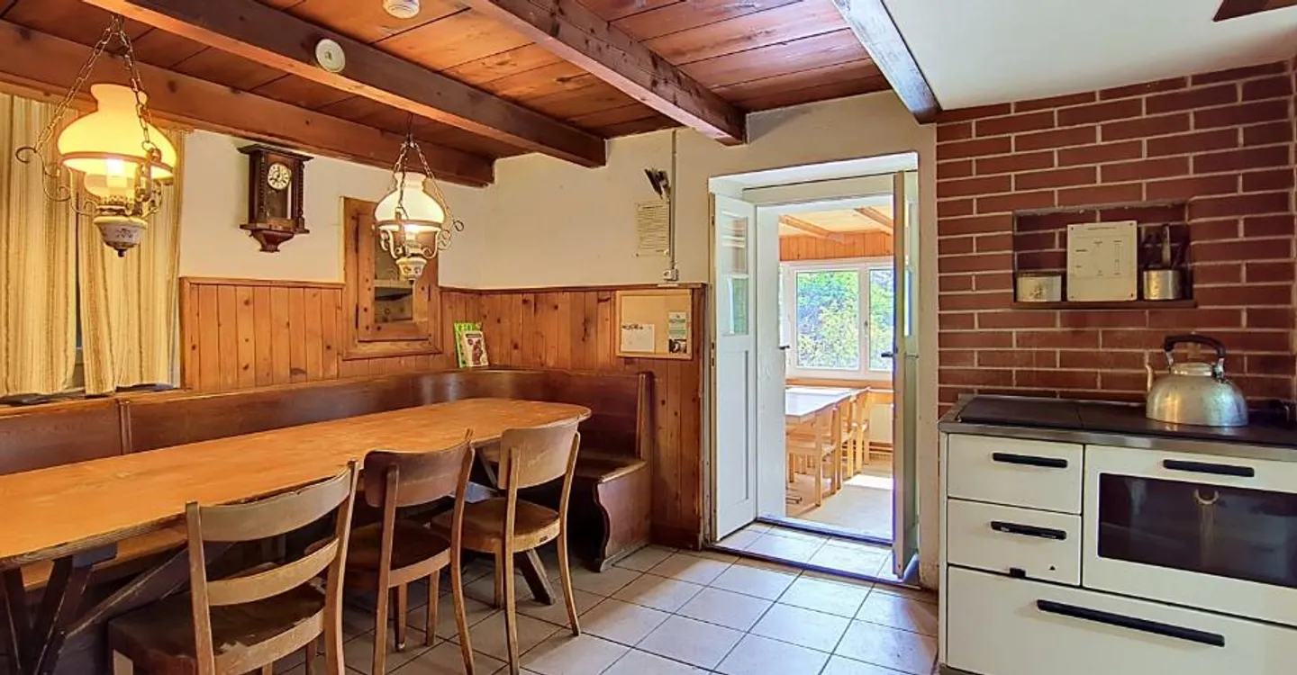 Grand chalet in the heart of nature and close to Vevey and Montreux - Photo 3 of 15