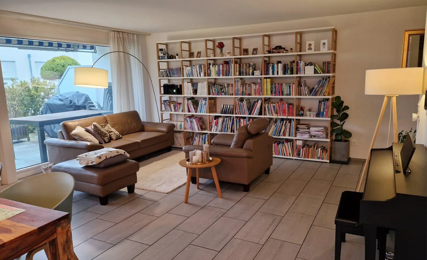 Maison de ville spacieuse de 6,5 pièces dans un emplacement calme à Berikon - Photo 3 sur 17