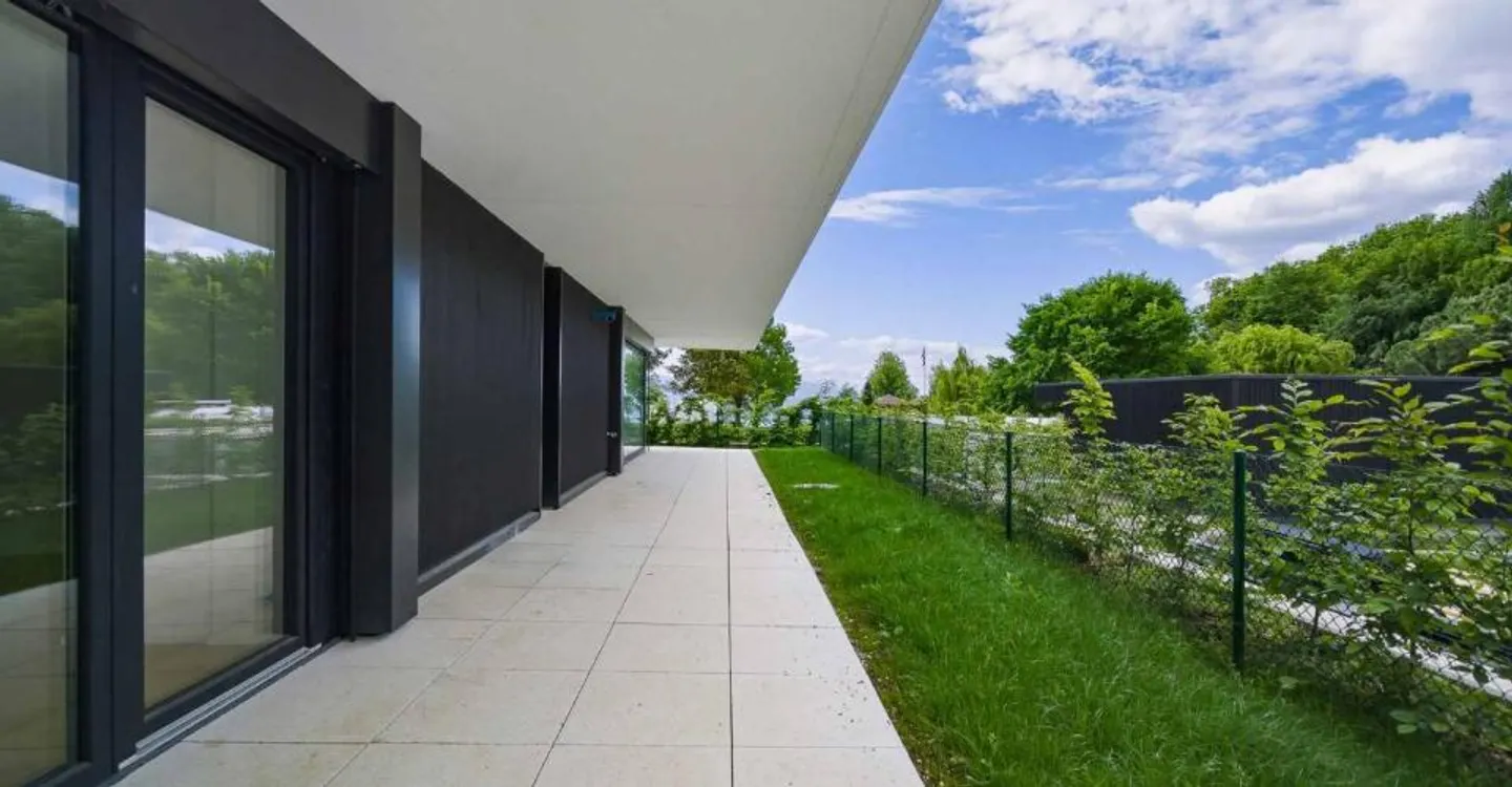 Luxury Apartment with Garden - Photo 6 of 7