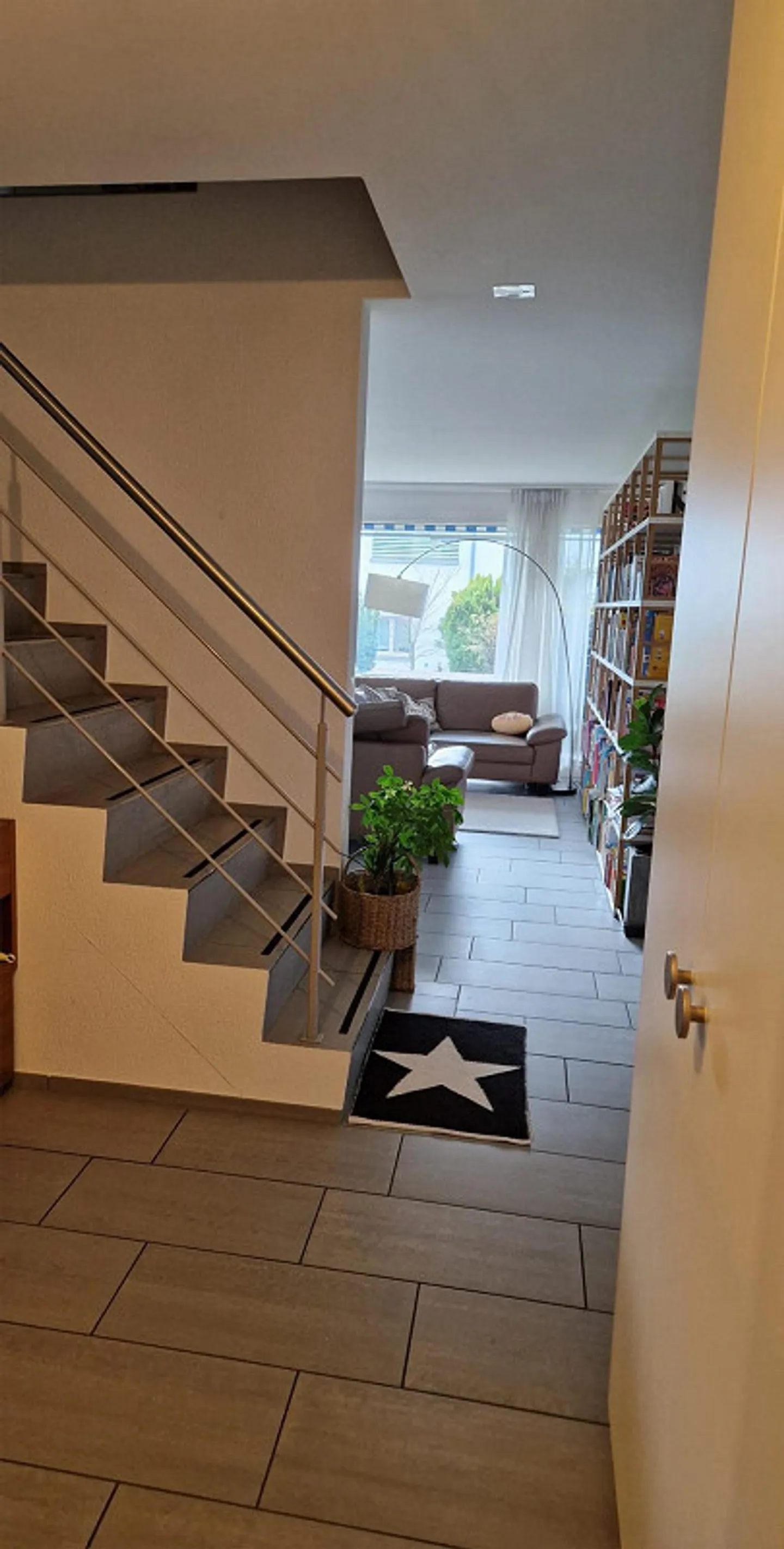 Maison de ville spacieuse de 6,5 pièces dans un emplacement calme à Berikon - Photo 9 sur 17