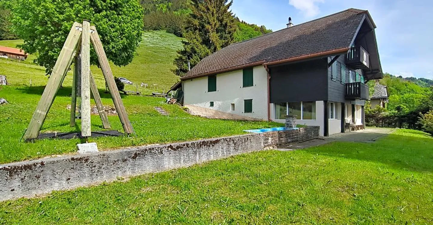 Grand chalet in the heart of nature and close to Vevey and Montreux - Photo 14 of 15