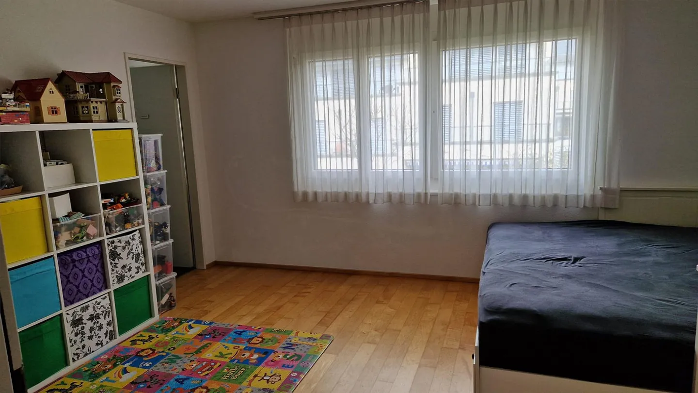 Maison de ville spacieuse de 6,5 pièces dans un emplacement calme à Berikon - Photo 14 sur 17