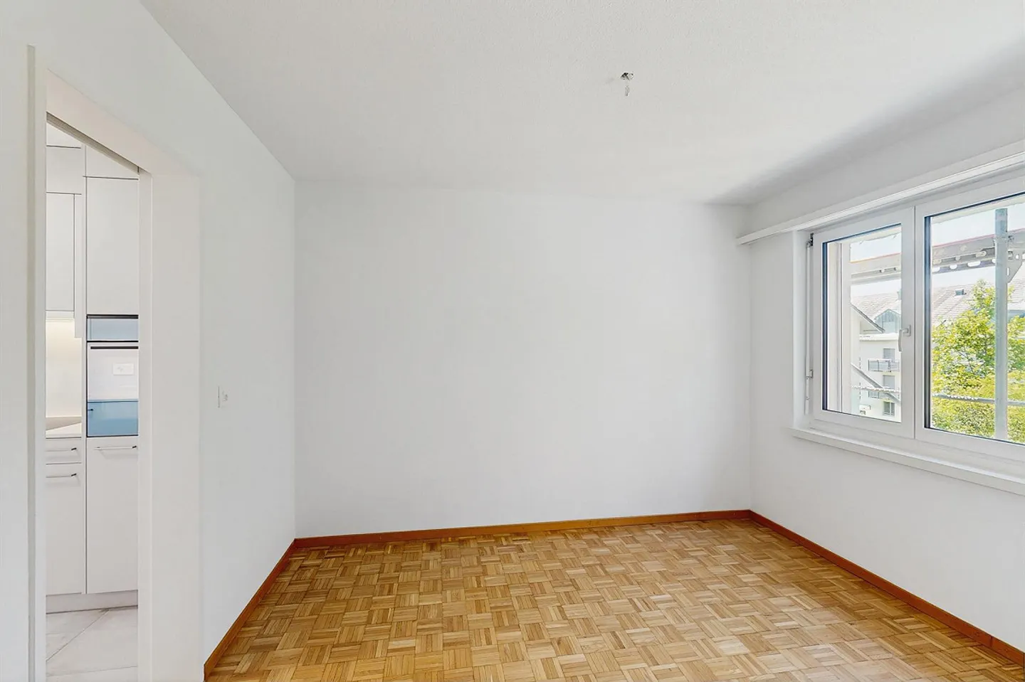 Modern wohnen in Schwerzenbach  frisch saniert & bestens angebunden! - Foto 4 von 10