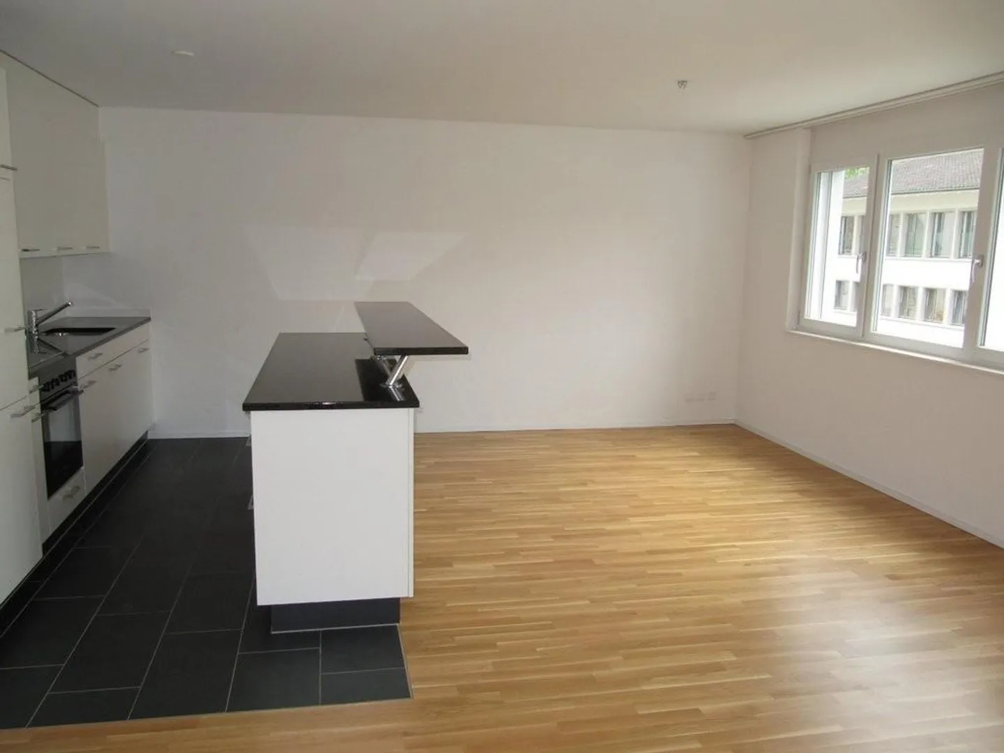 Modernes Apartment in Biel - Foto 3 von 12