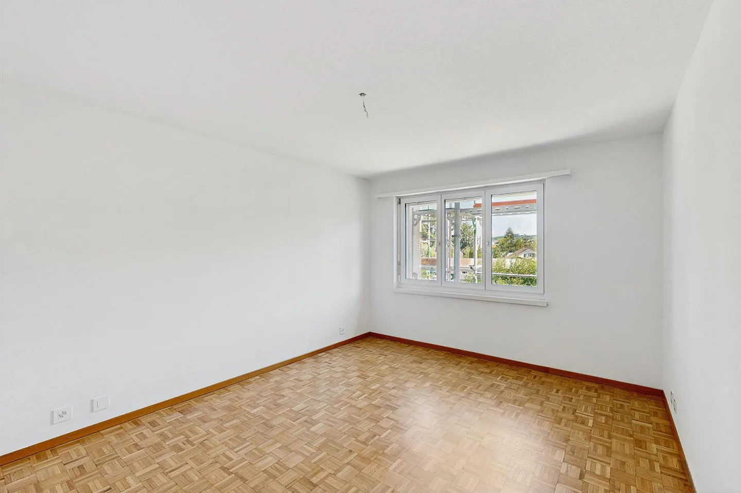Modern wohnen in Schwerzenbach  frisch saniert & bestens angebunden! - Foto 5 von 10