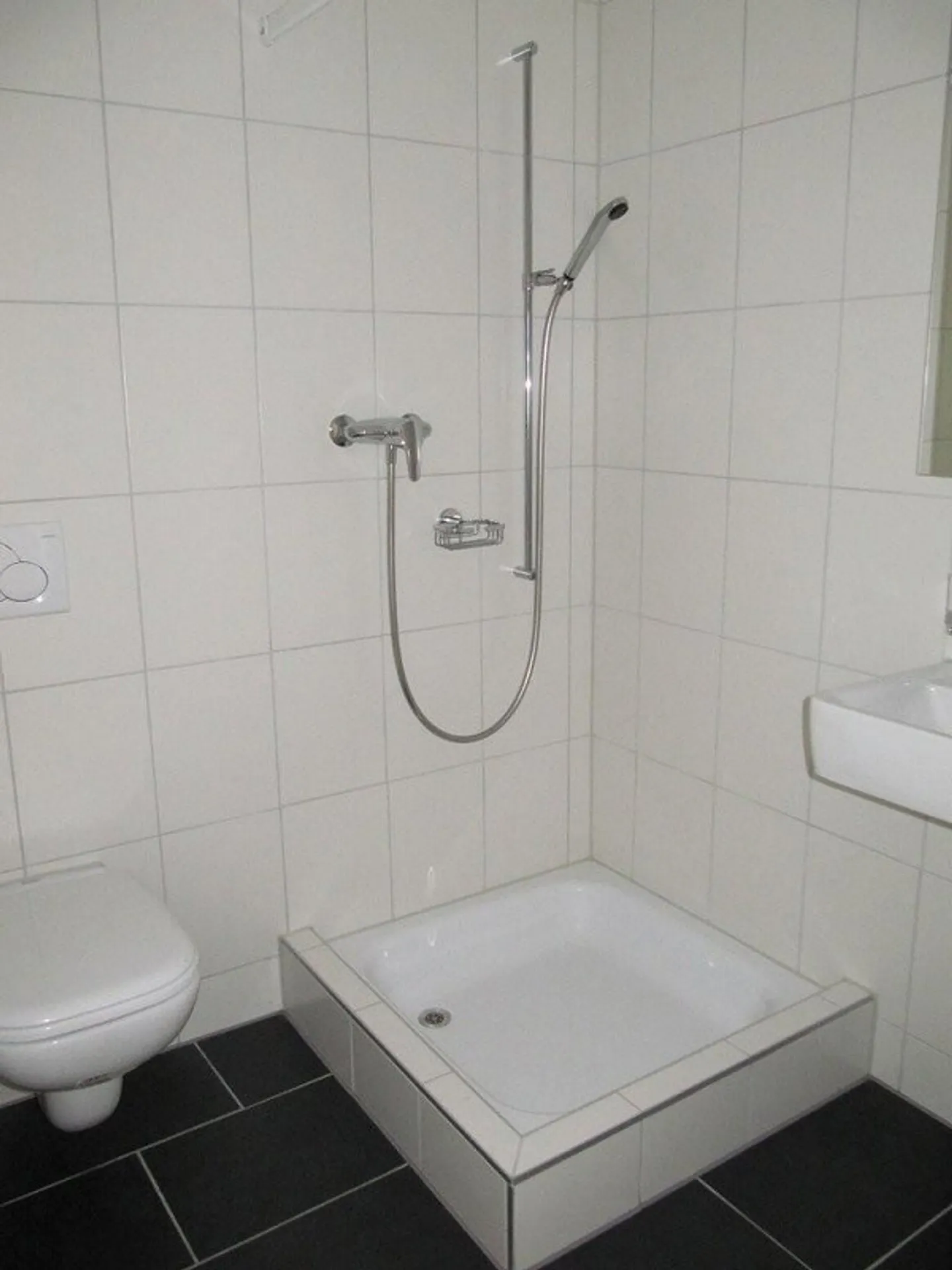 Modernes Apartment in Biel - Foto 10 von 12