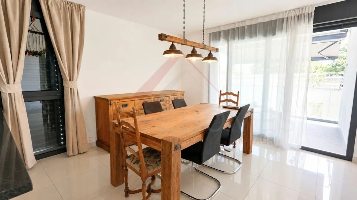 Paradis familial à Studen - Appartement de 4,5 pièces avec 2 balcons et plus de 158 m² de surface habitable - Photo 5 sur 20