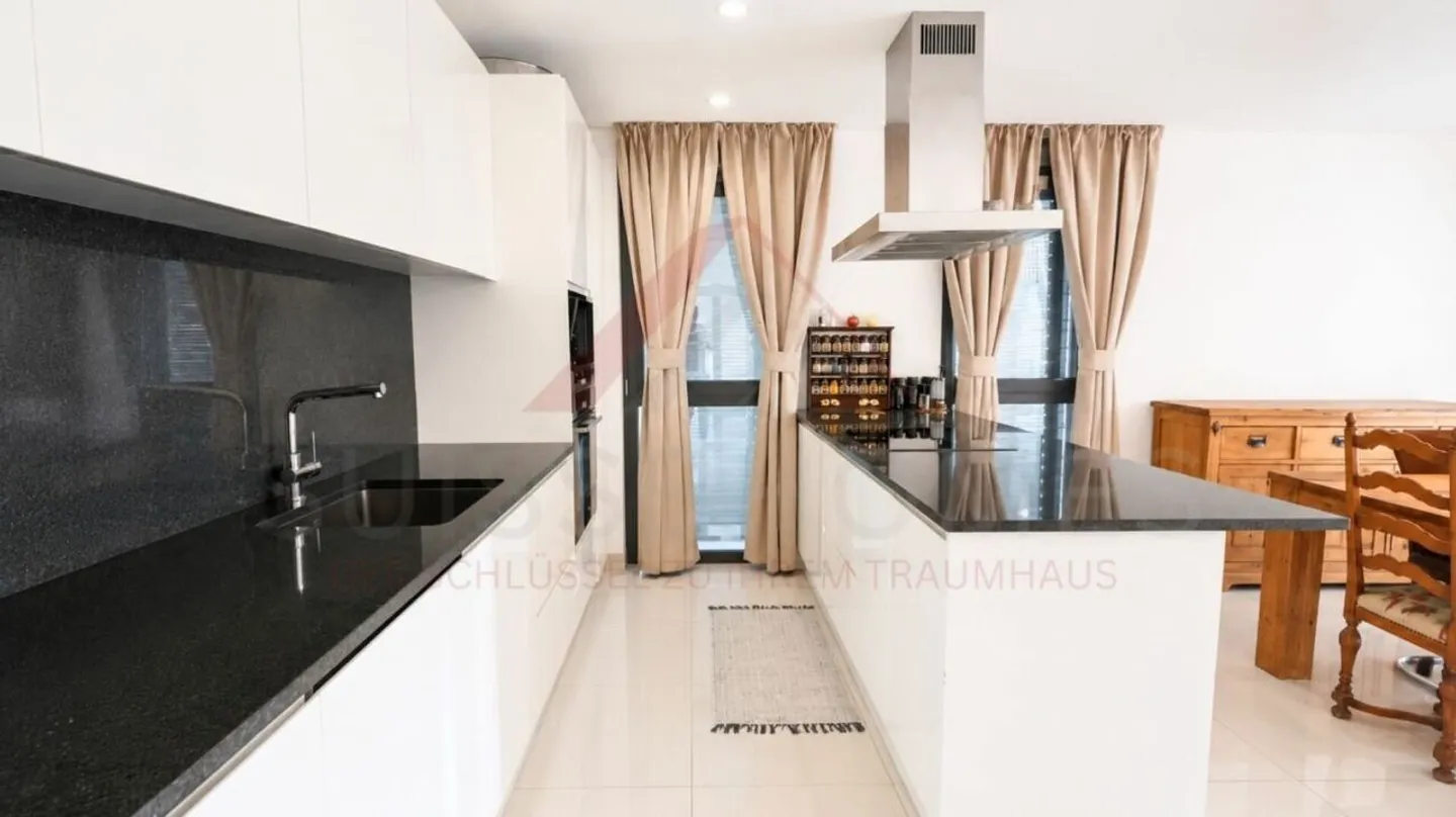 Paradis familial à Studen - Appartement de 4,5 pièces avec 2 balcons et plus de 158 m² de surface habitable - Photo 6 sur 20