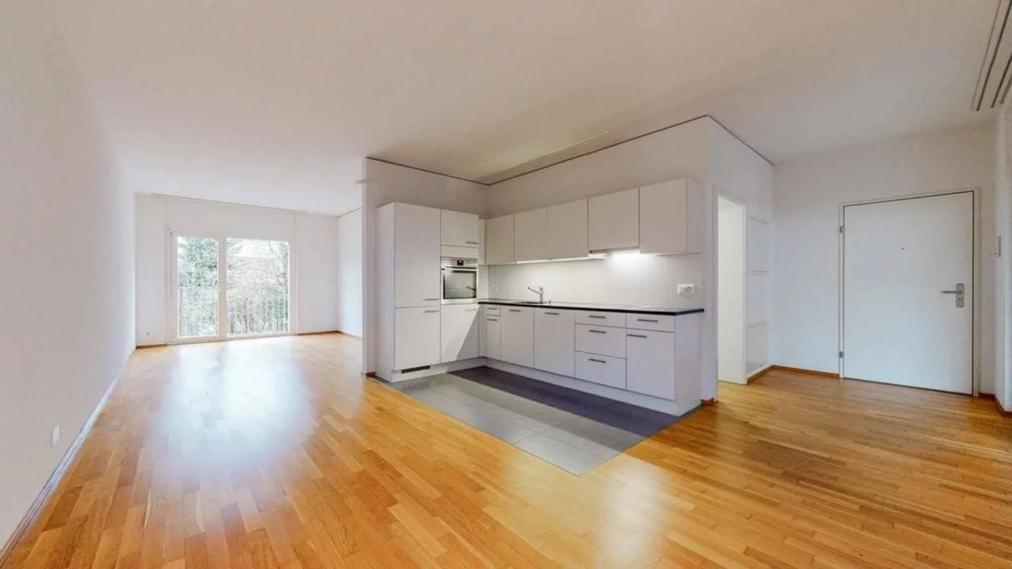 Modern Apartment with Discounts - Photo 2 of 9