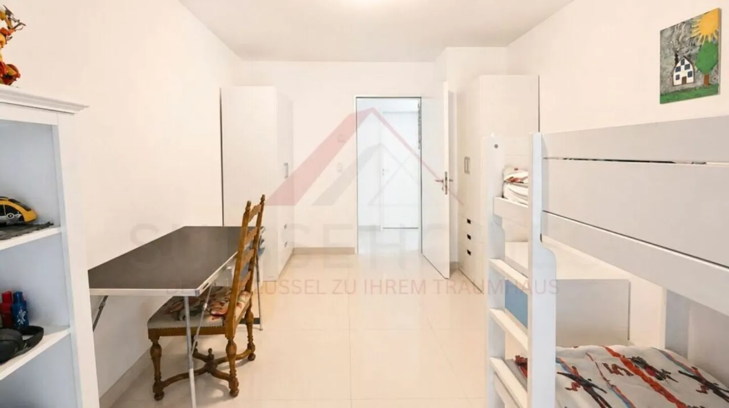 Paradis familial à Studen - Appartement de 4,5 pièces avec 2 balcons et plus de 158 m² de surface habitable - Photo 14 sur 20