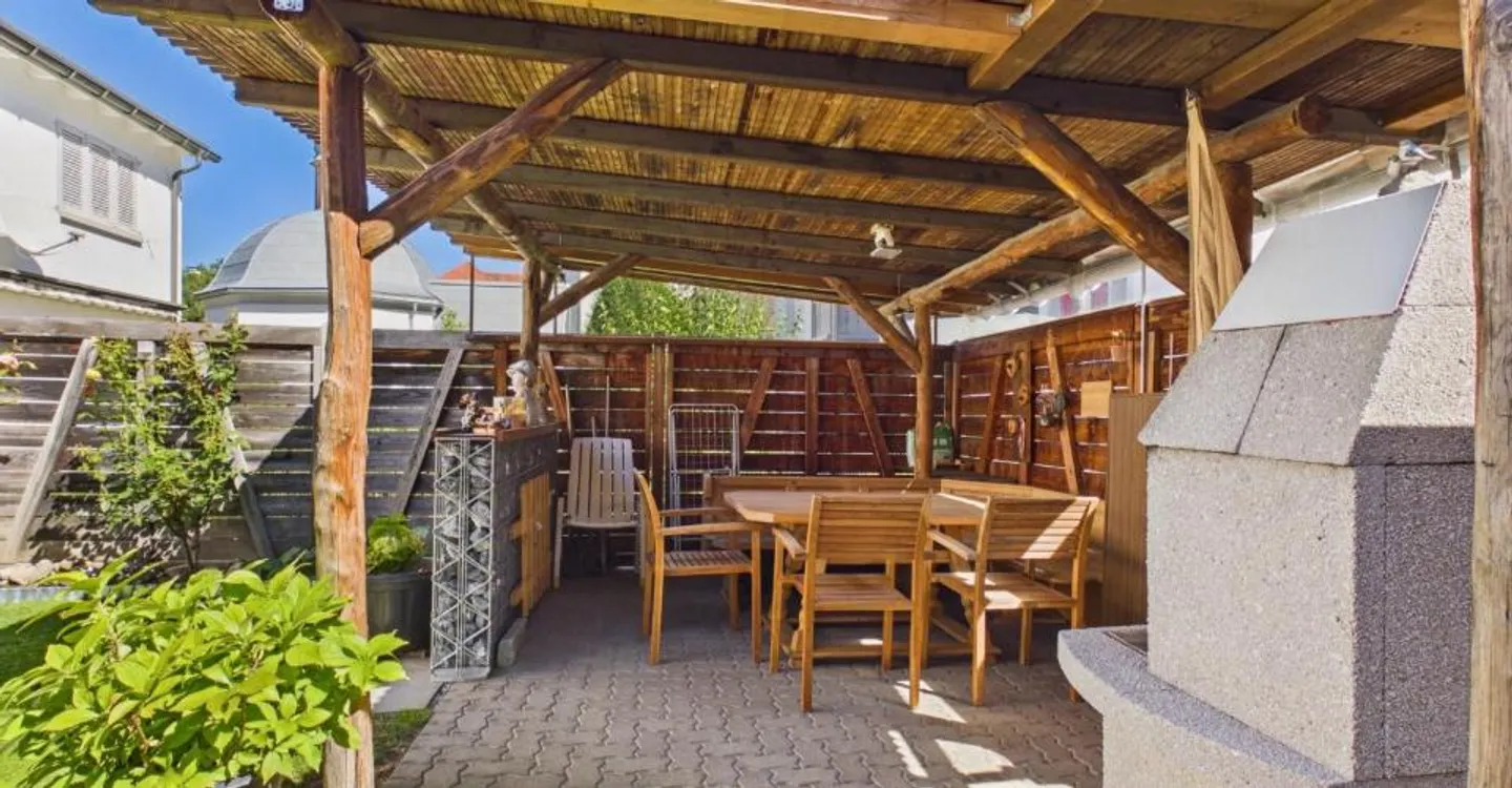 Charmantes Familienhaus mit Garten - Foto 10 von 12