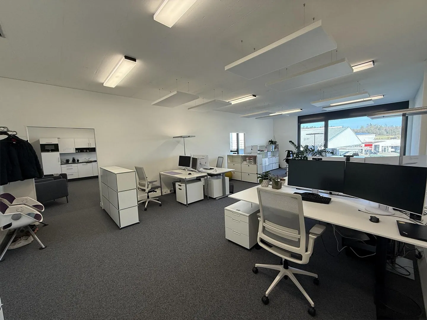 Practice and office spaces for rent in a highly frequented top location in the Zurich Wine Region - Photo 3 of 8