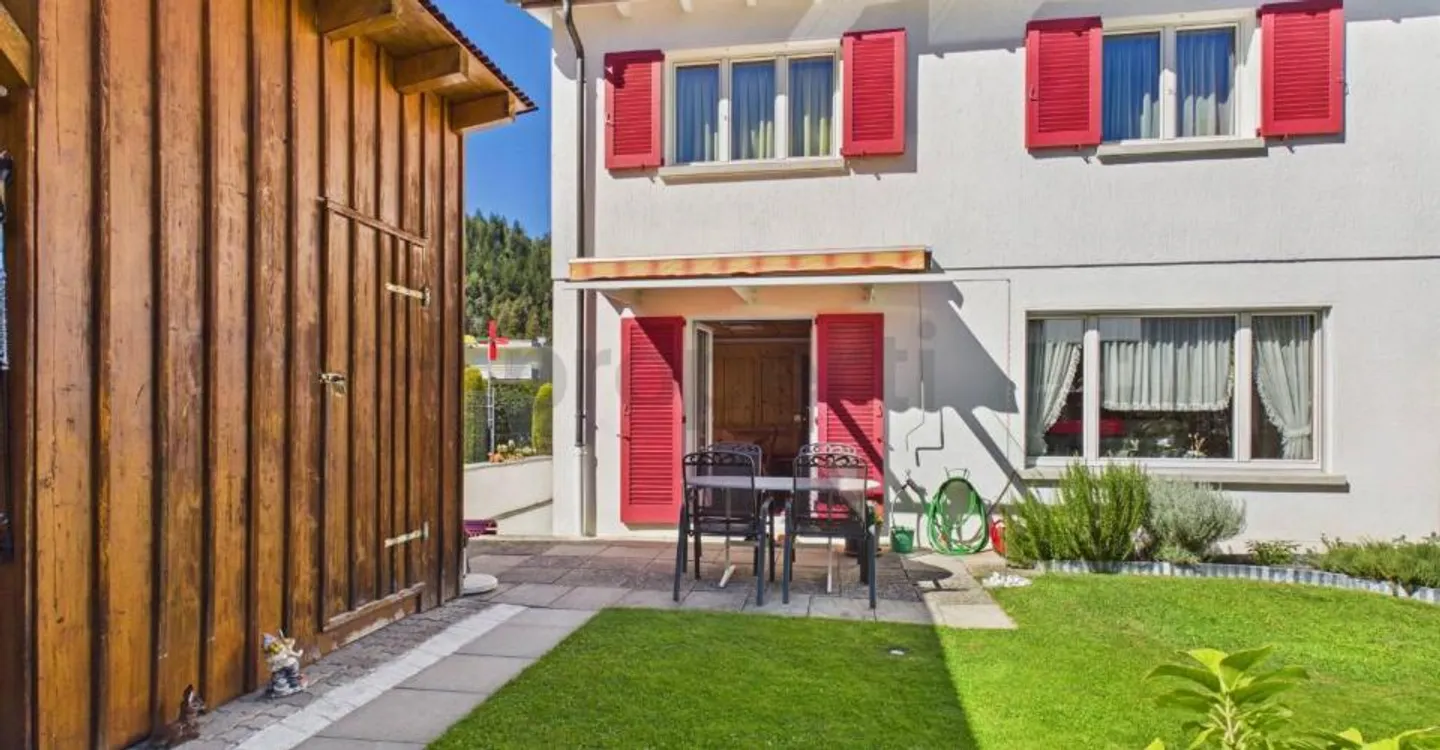 Charmantes Familienhaus mit Garten - Foto 1 von 12