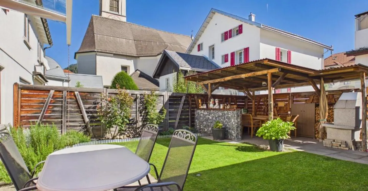 Charmantes Familienhaus mit Garten - Foto 9 von 12