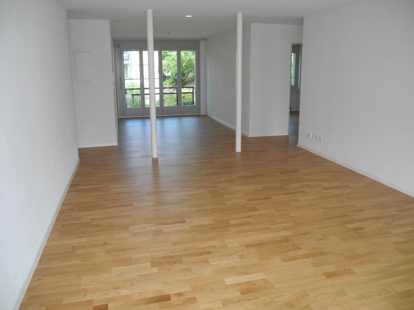 Gemütliche 4.5-Zimmerwohnung mit neuem Parkettboden und 2 Nasszellen - Photo 1 sur 11