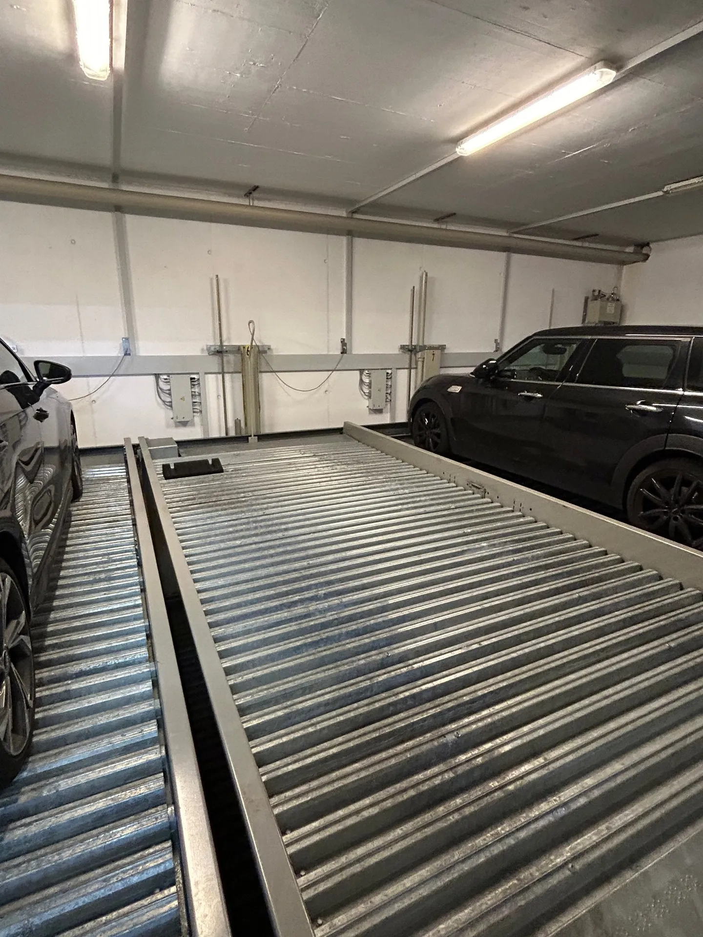 Parking space in the Cassarate zone, covered - Photo 2 of 3