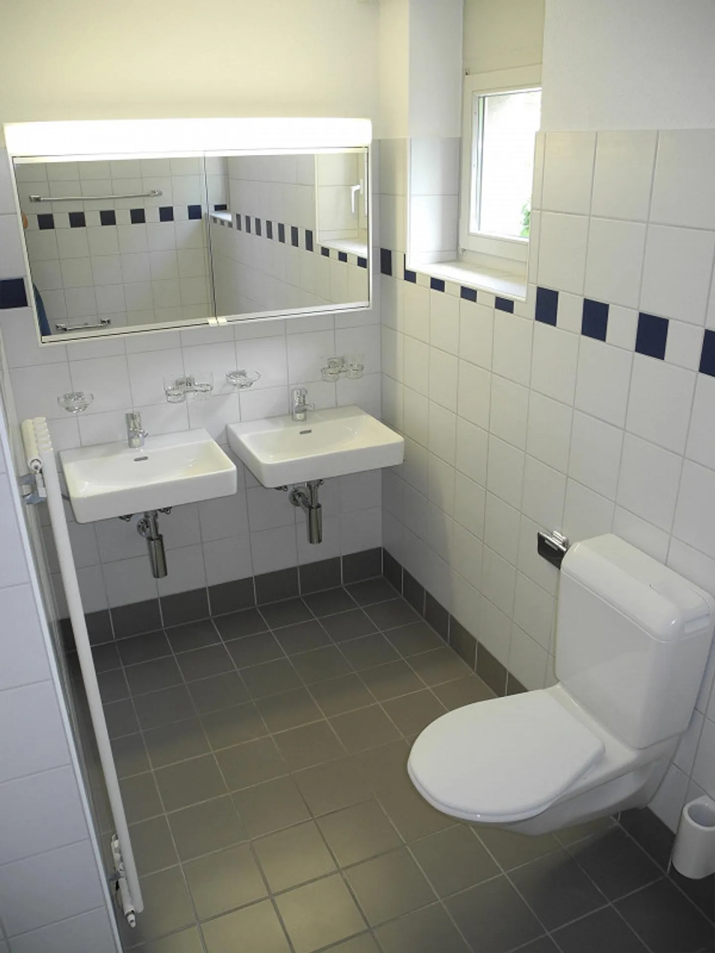 Gemütliche 4.5-Zimmerwohnung mit neuem Parkettboden und 2 Nasszellen - Photo 5 sur 11