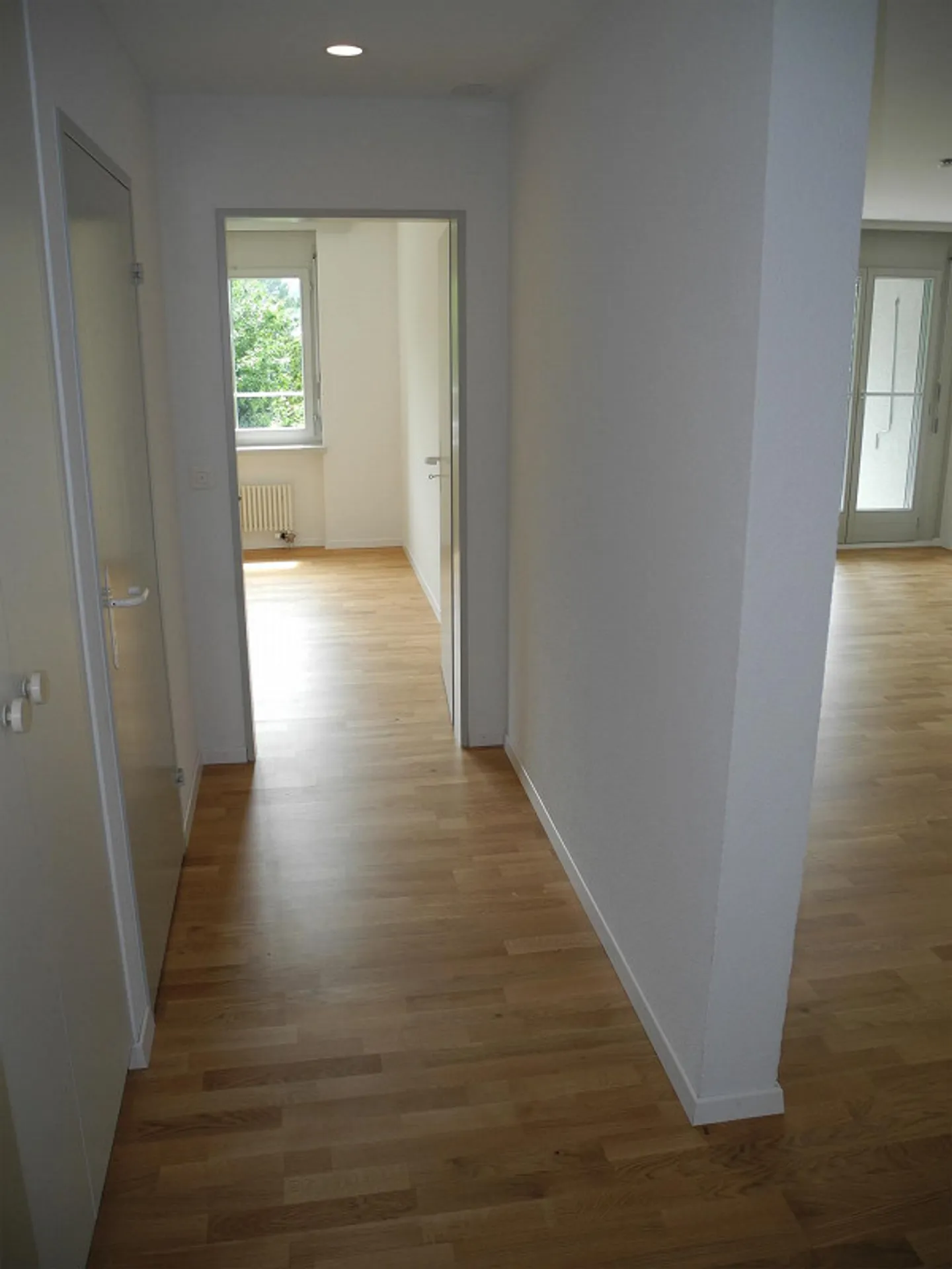 Gemütliche 4.5-Zimmerwohnung mit neuem Parkettboden und 2 Nasszellen - Photo 8 sur 11