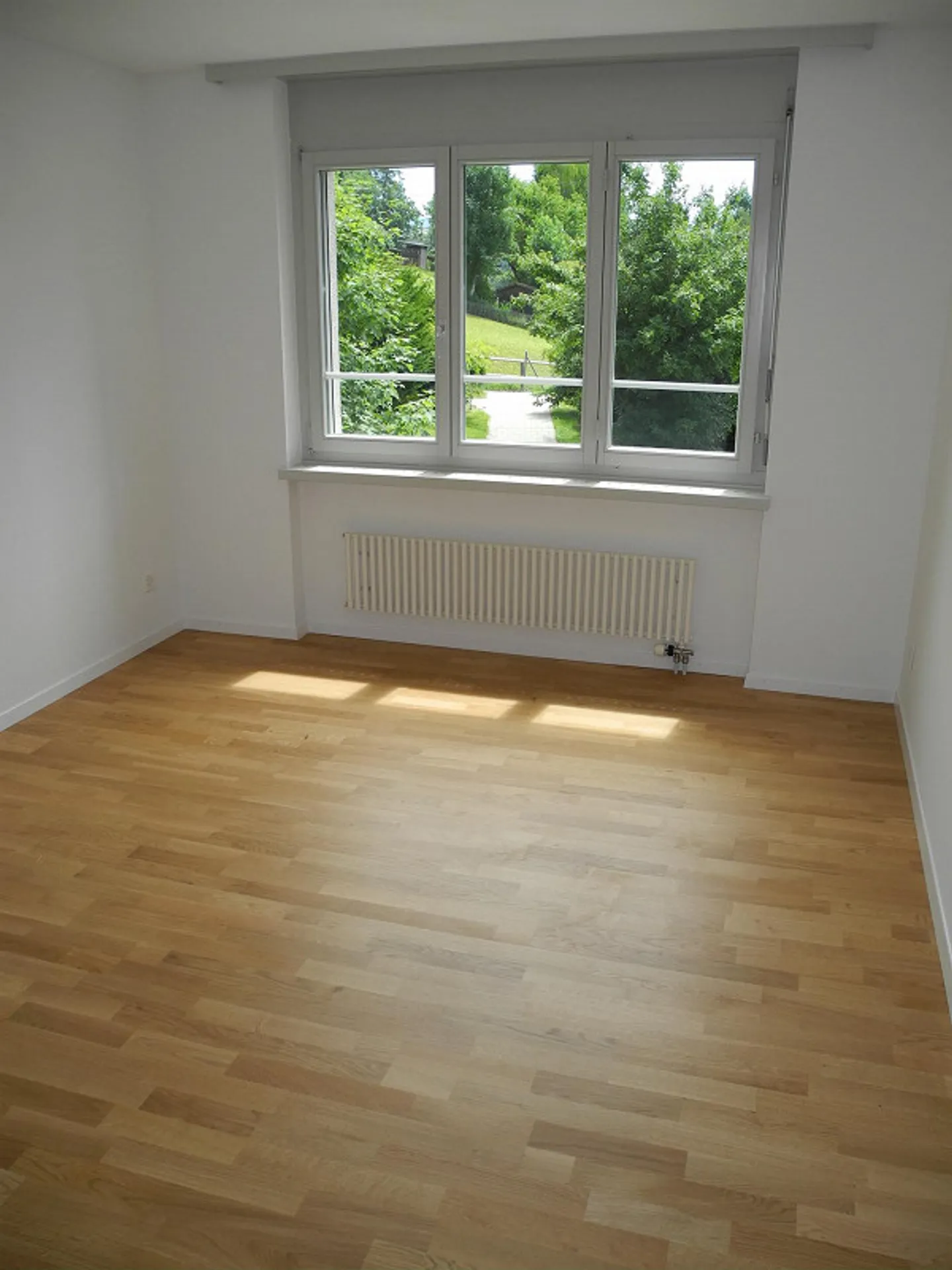 Gemütliche 4.5-Zimmerwohnung mit neuem Parkettboden und 2 Nasszellen - Photo 10 sur 11