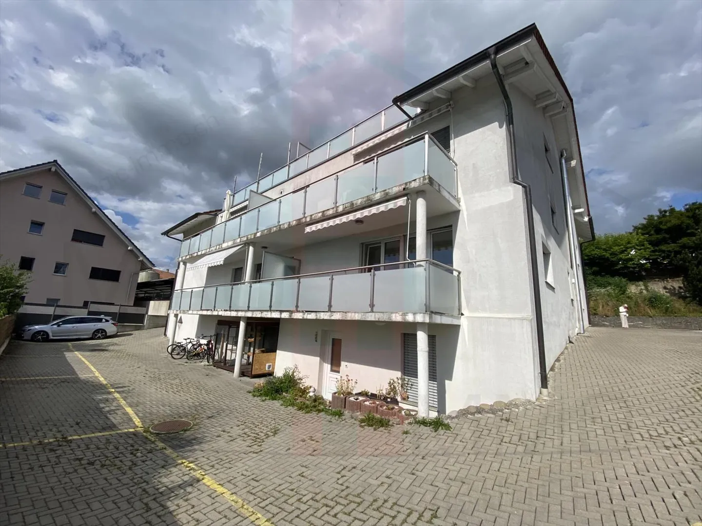 Gemischt genutztes Gebäude mit 26 Zimmern - Foto 1 von 12