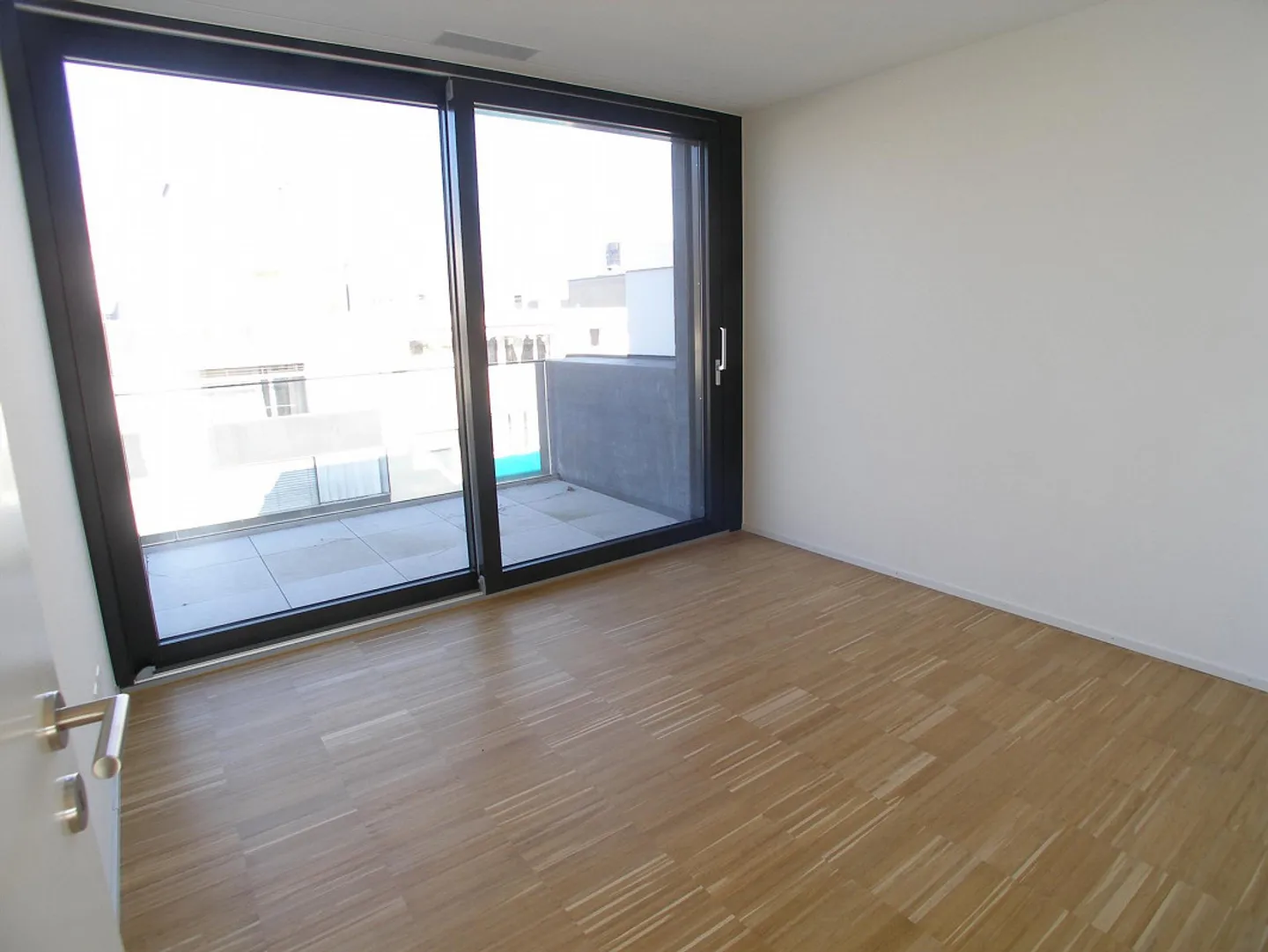 Moderne 3-Zimmerwohnung im Gundeli inkl. Dachterrasse mit Whirlpool - Foto 10 von 17