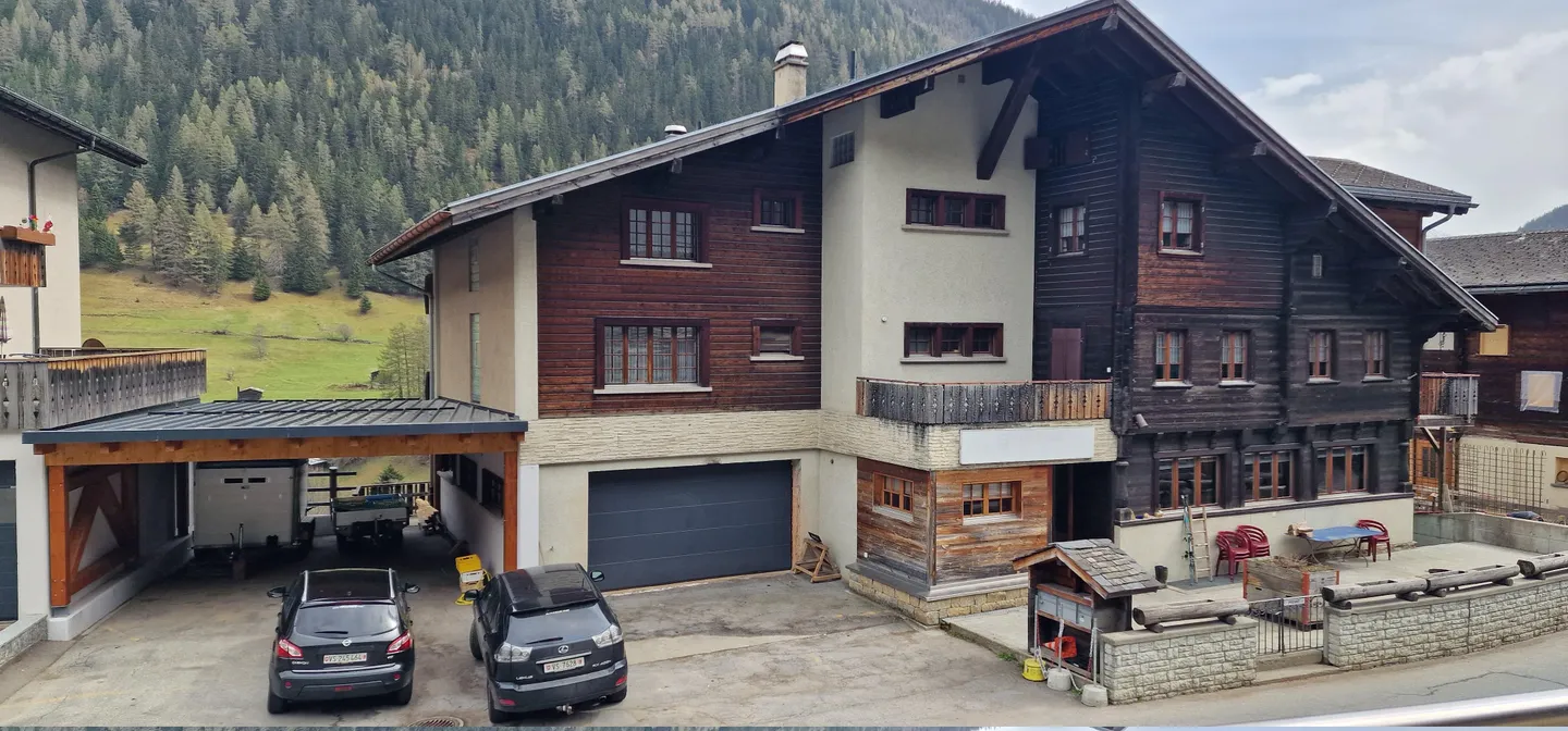 «Casa BnB- / per ospiti- / multigenerazionale nella Lötschental» - Foto 1 di 7