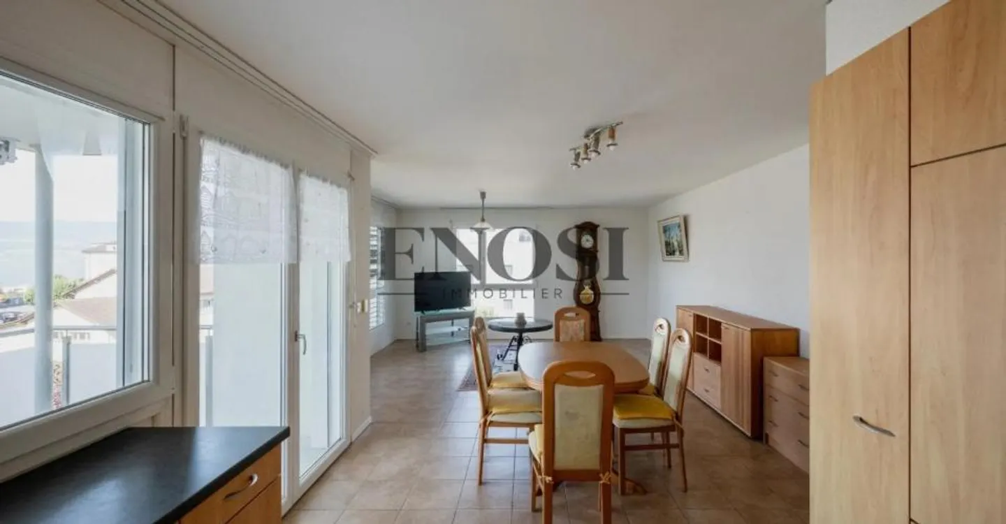 Bright 4.5-room apartment in the heart of Estavayer-le-Lac - Photo 5 of 9
