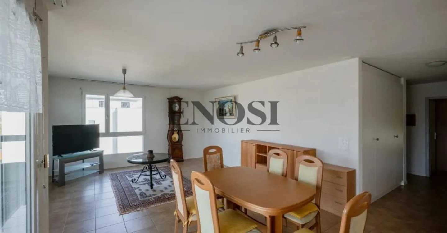 Bright 4.5-room apartment in the heart of Estavayer-le-Lac - Photo 3 of 9