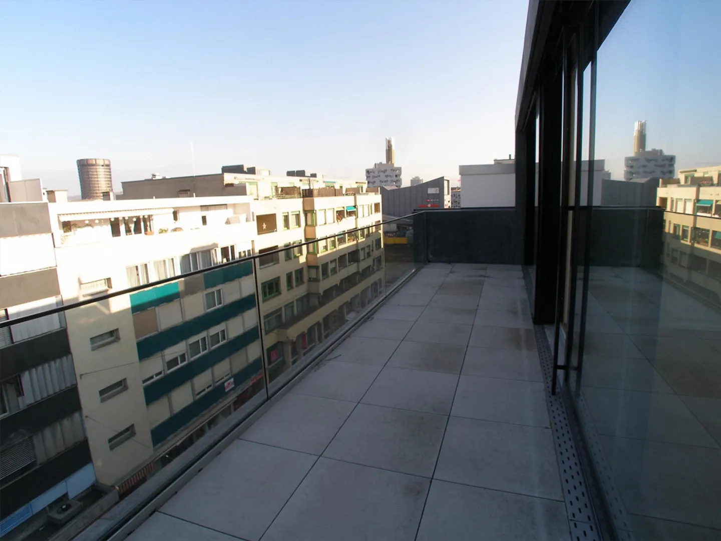 Moderne 3-Zimmerwohnung im Gundeli inkl. Dachterrasse mit Whirlpool - Foto 11 von 17