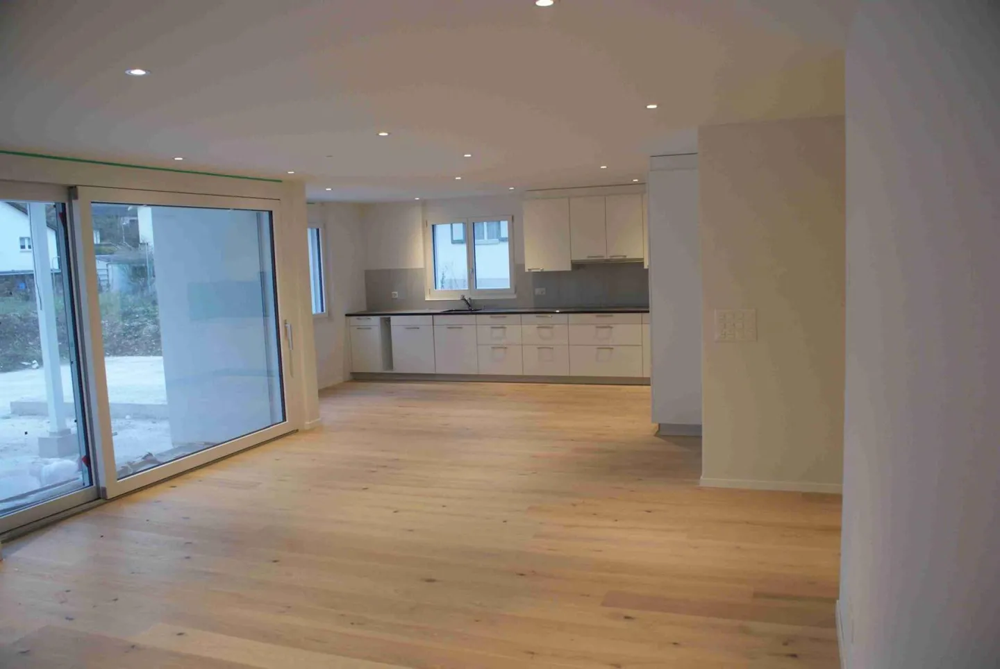 Généreusement calme avec jardin - Photo 1 sur 6