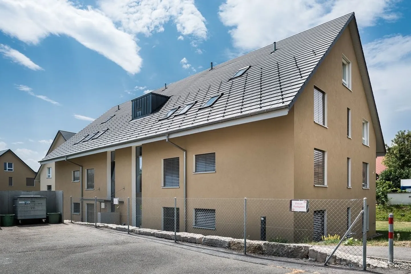 Modern 3.5-room apartment with balcony and washing tower - Photo 2 of 11