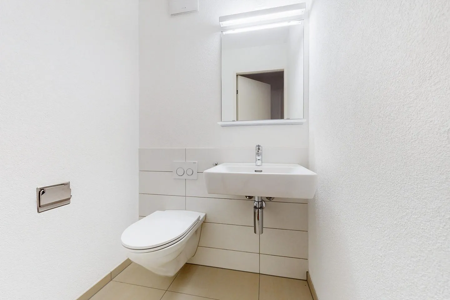 Spacious Apartment by the Limmat! - Photo 7 of 9