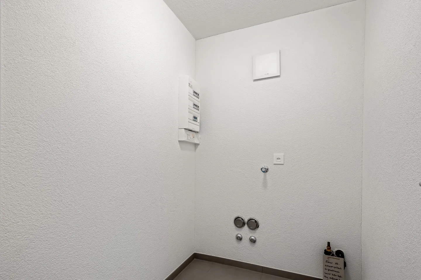 Stylish Apartment by the Glatt - Photo 12 of 13